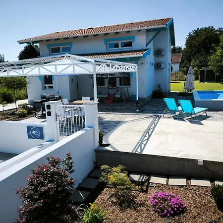 Вилла Buborek Bungalo